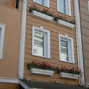 Tiny Turquoise , İstanbul Türkiye